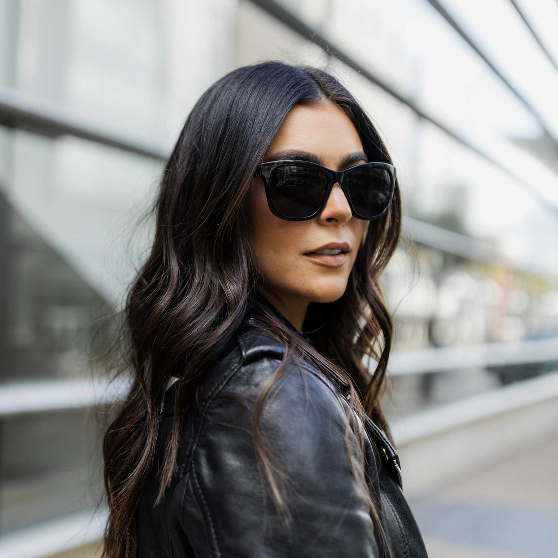 The Emery Oversized Polarized Sunglasses in Jet Black