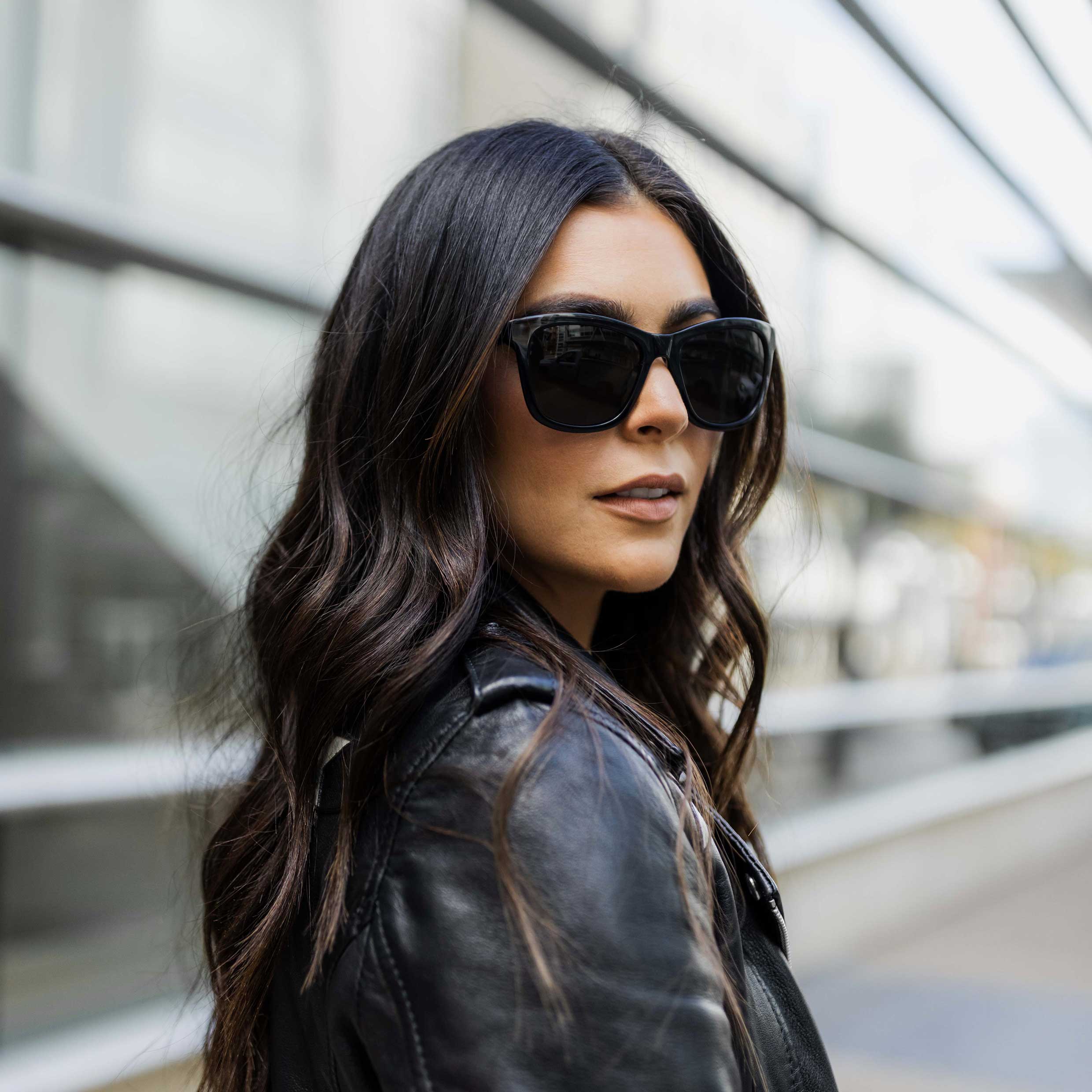 The Emery Oversized Polarized Sunglasses in Jet Black
