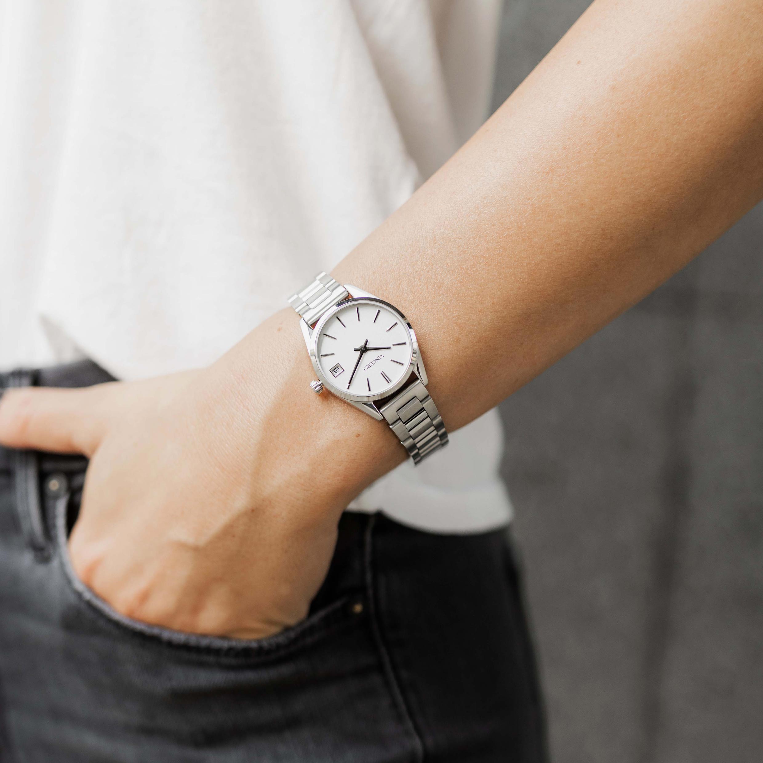 The Harper 29mm Silver Analog Quartz Watch - Timeless Accessory