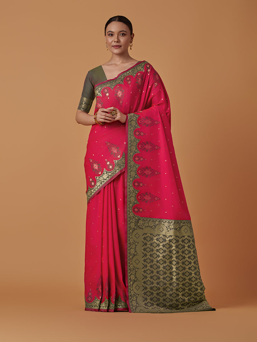 Elegant Pink Banarasi Silk Blend Saree with detailed gold Zari woven brocade border