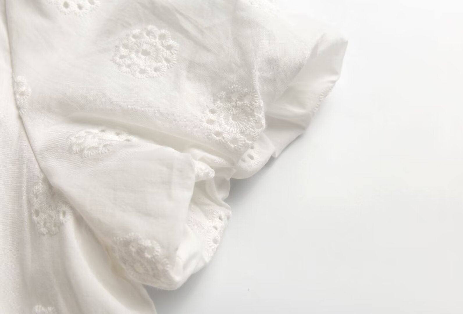 Summer High Grade Embroidered Dress Women Elegant Tied Waist Trimming Short Sleeved Long Dress