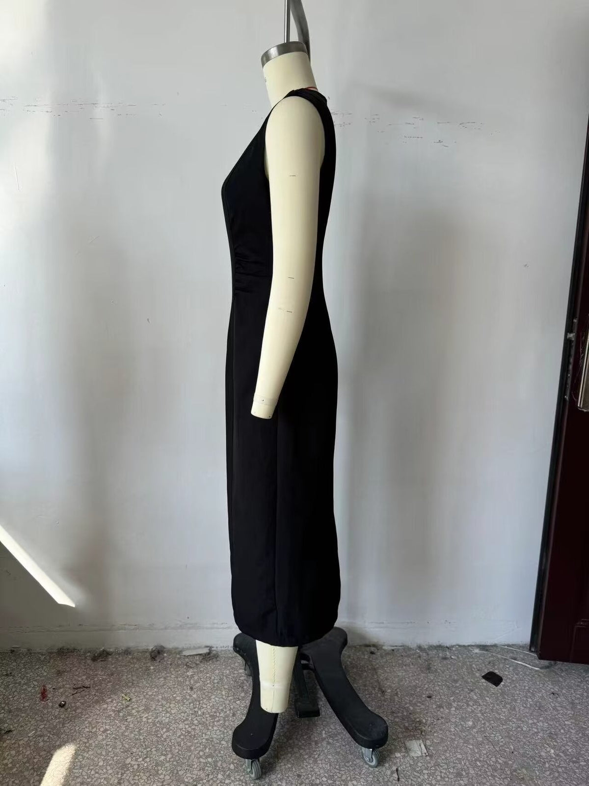 Autumn Winter Pleated Decorative Sleeveless Round Neck Midi Dress Women Intellectual Black Waist Tight Professional Dress