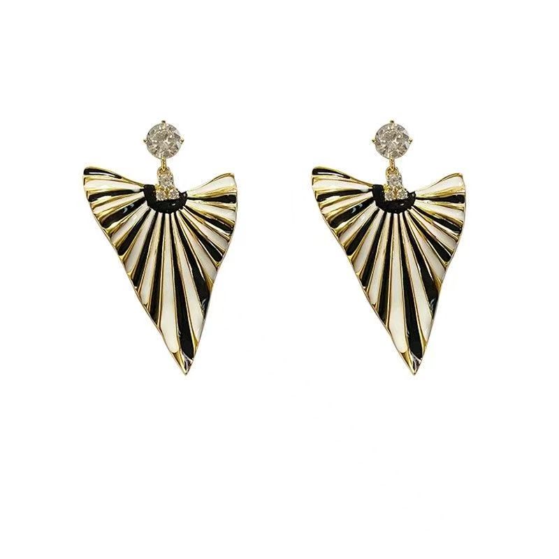 Vera Lux European style retro contrast color statement earrings