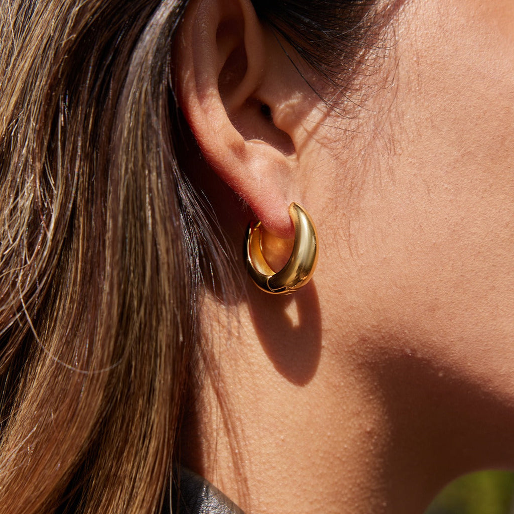 18K Gold Hoop Earrings with Engraved Inner Wall Detail
