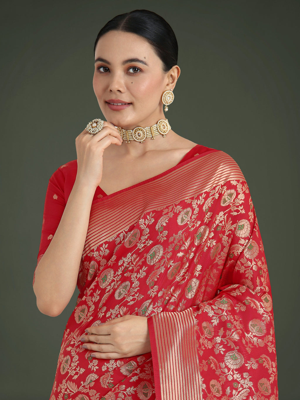 Monjolika Fashion Banarasi Silk Red Zaal Pattern Traditional Saree