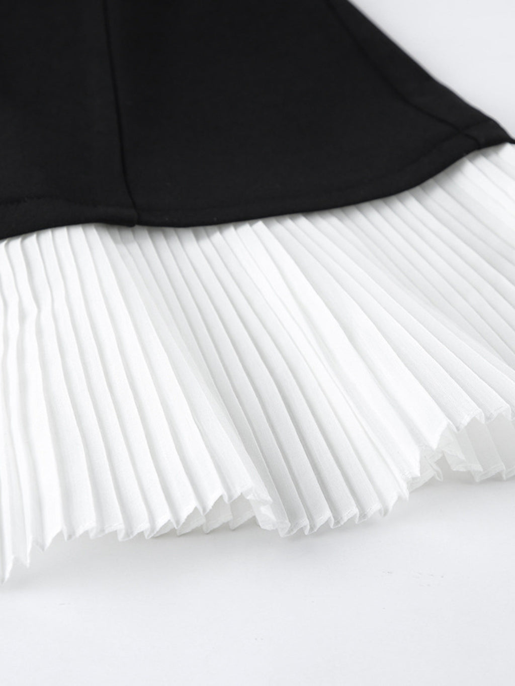 14064ebe81d34f3b8c4e7cfac909c255-Max