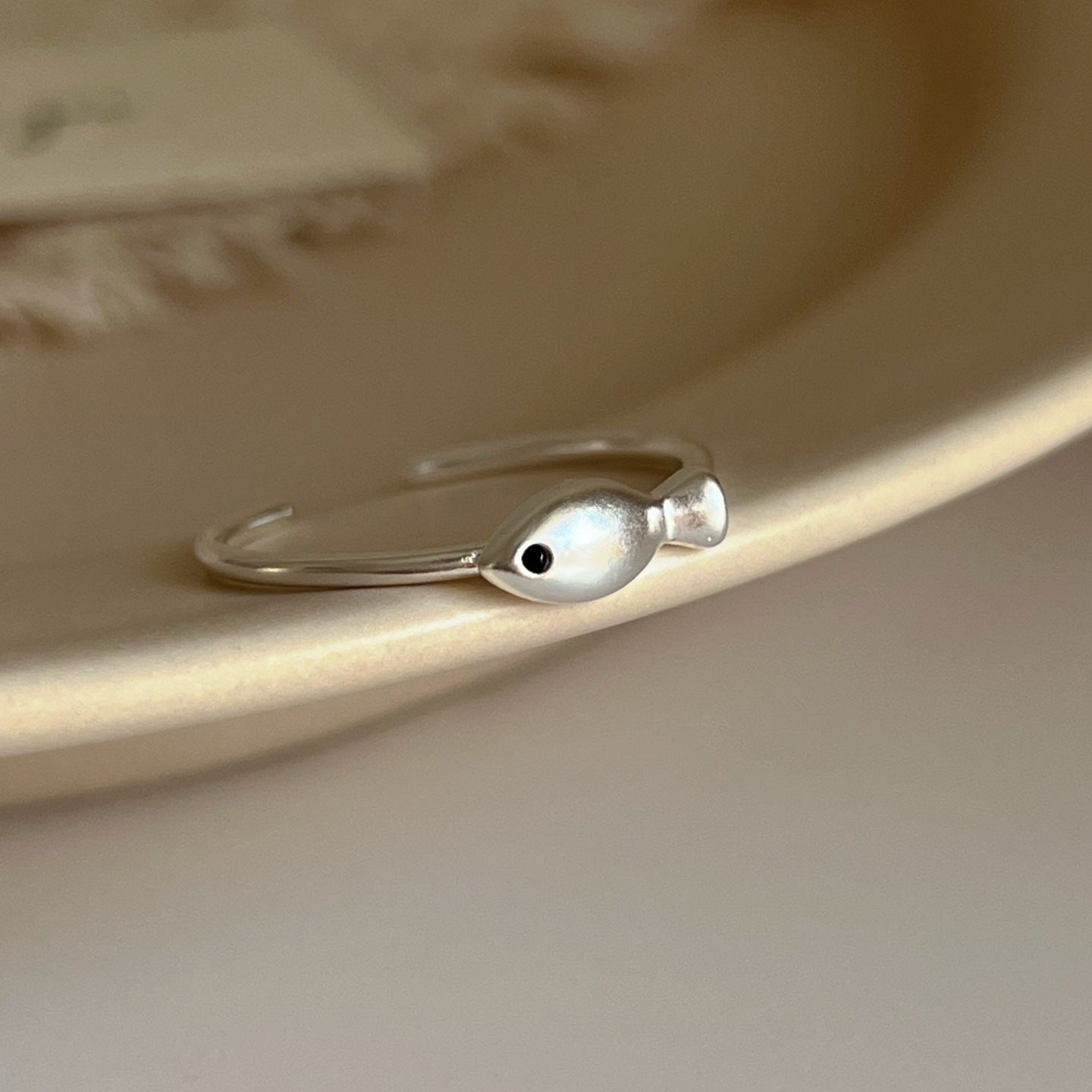 Minimalist Small Fish Ring For Women, Fashion Personalized Elegant Versatile Open Adjustable Ring, Ins Style Foreign Trade Index Finger Ring