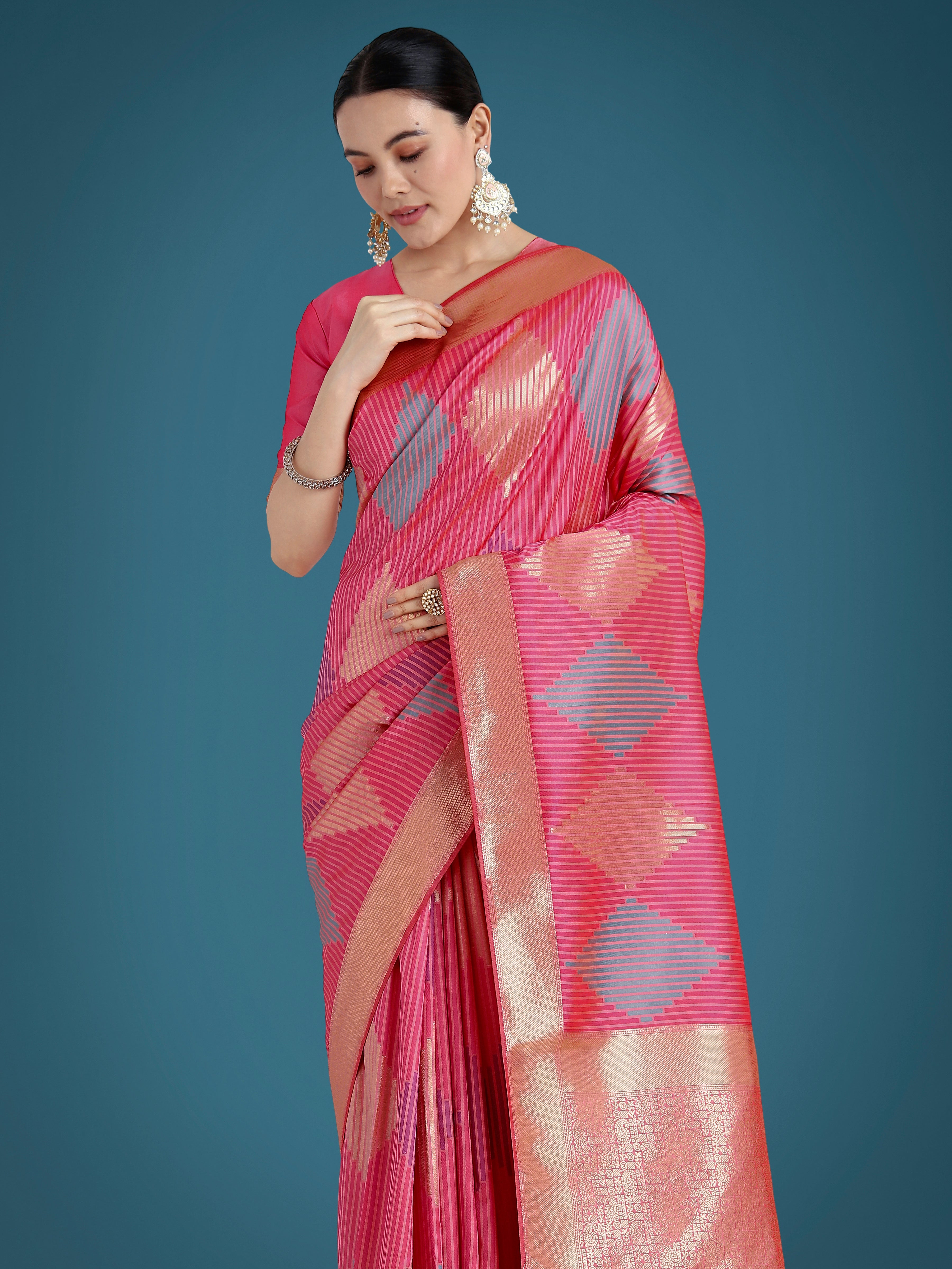 Light Pink Banarasi Silk Saree with Classic Zari Weaving