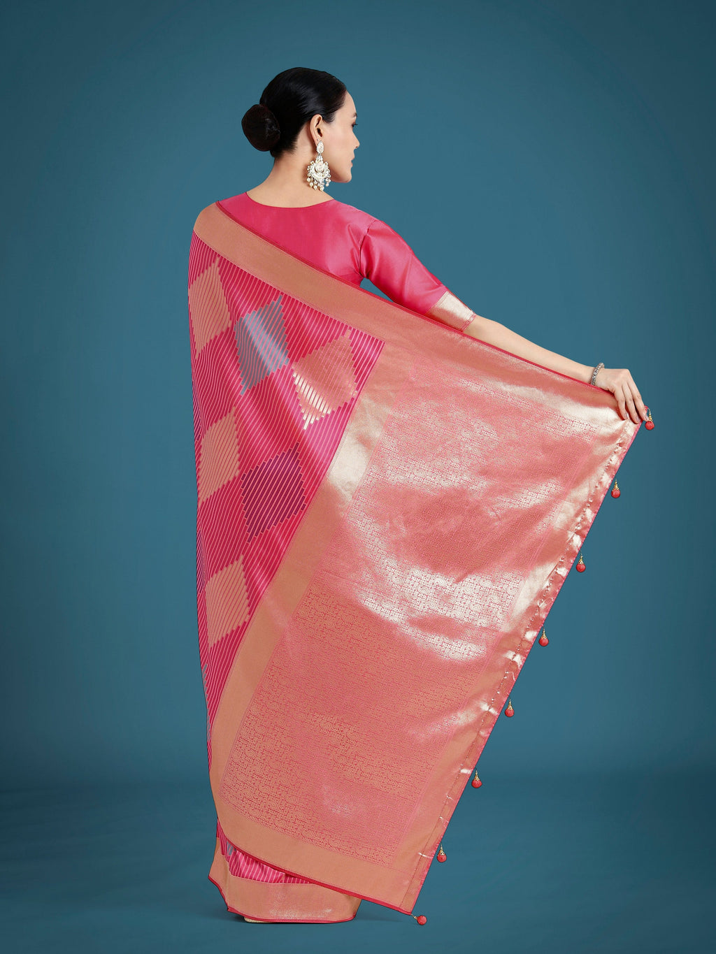Light Pink Banarasi Silk Saree with Classic Zari Weaving