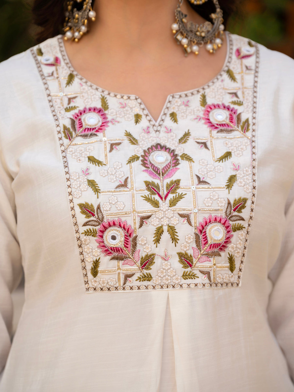 White Viscose Mango Silk Embroidered Kurta Pant Dupatta Set