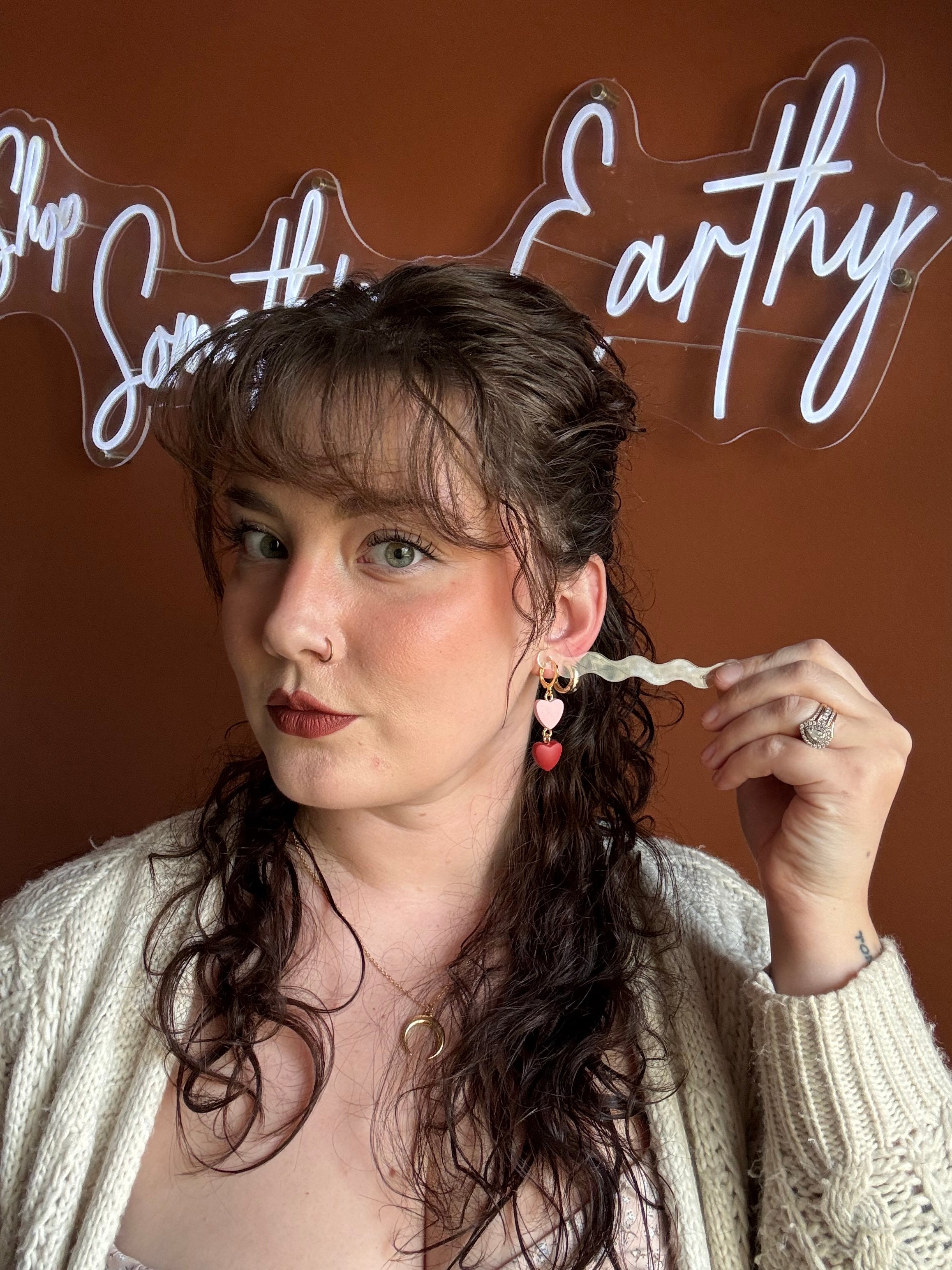 BorderStyle Heart Earrings - Unisex