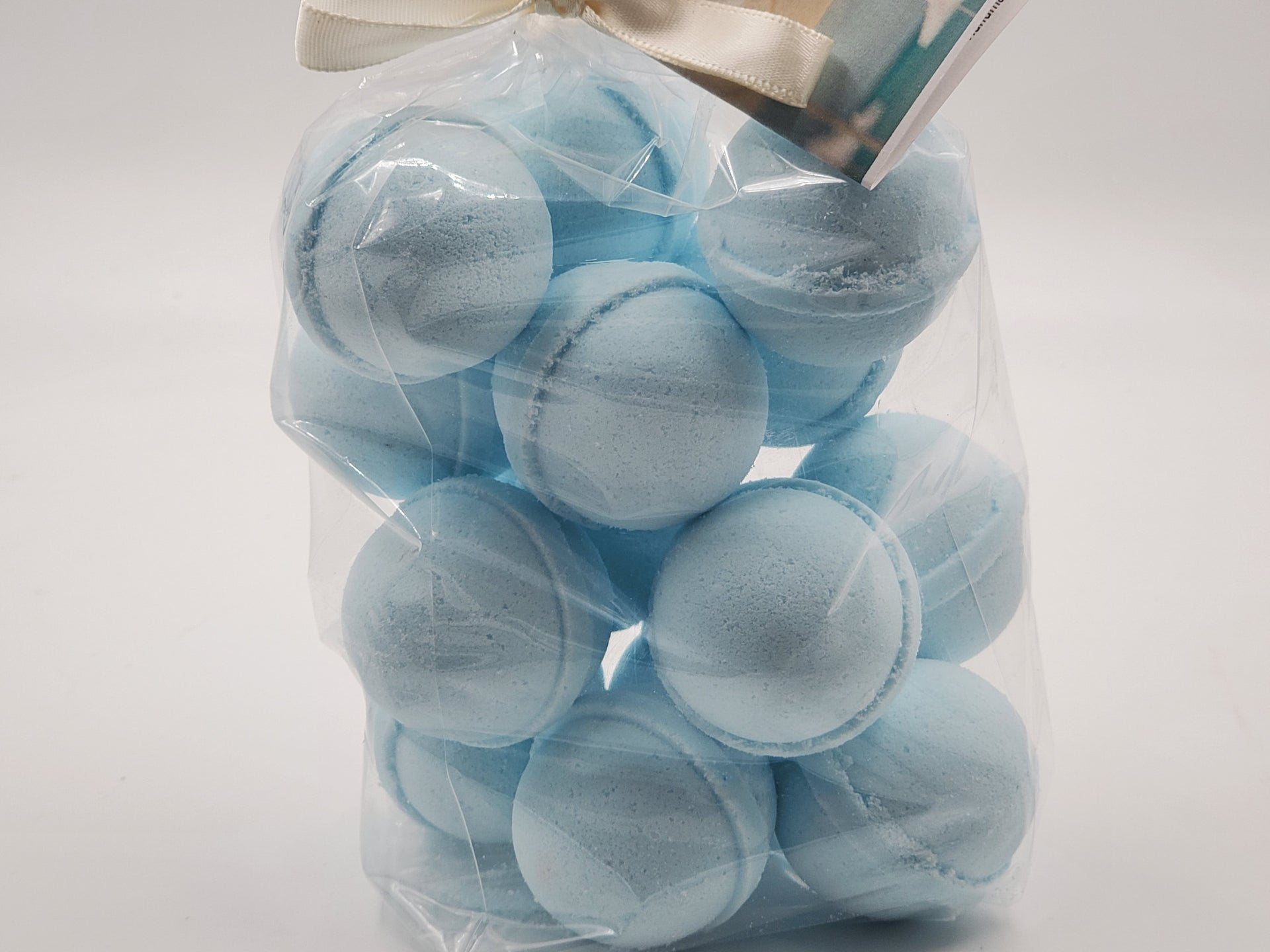 14 bath bombs Cool Water (Davidoff Type) great for dry skin, ultra-moisturizing
