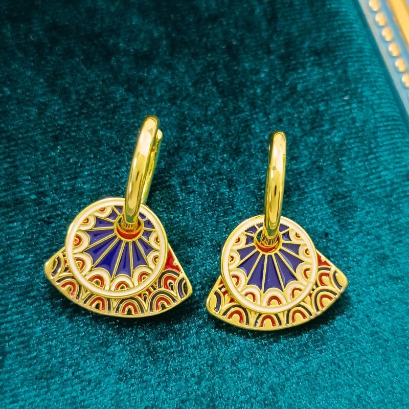 Elegant Vintage Fan-shaped Painted Ear Clips in Multi-Color