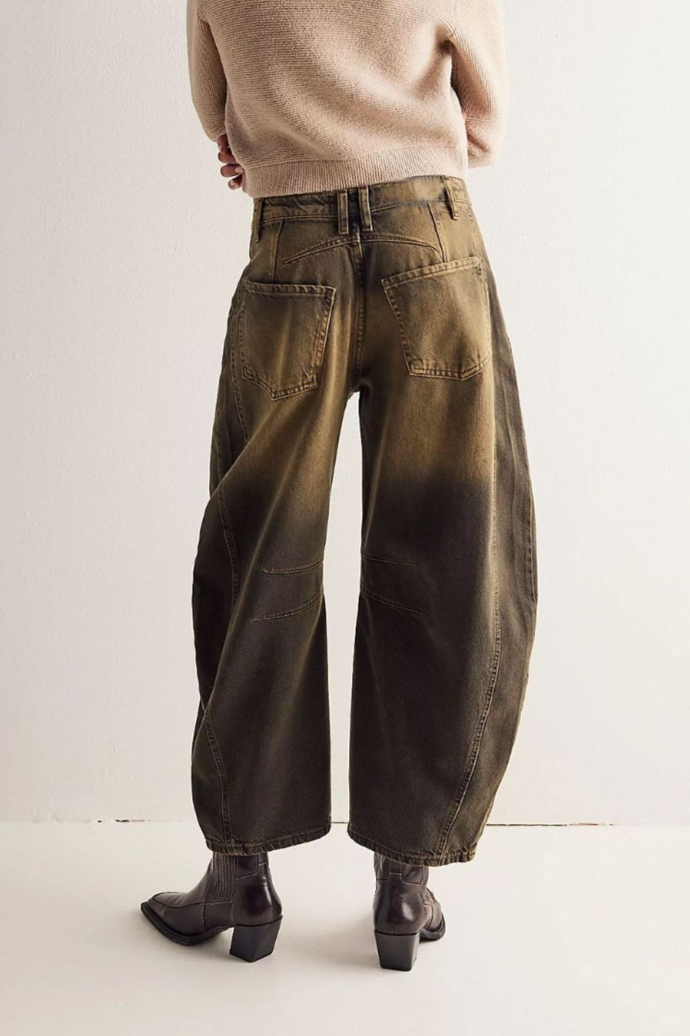 Blue Wide Leg Barrel Jeans with Functional Pockets - Image 16