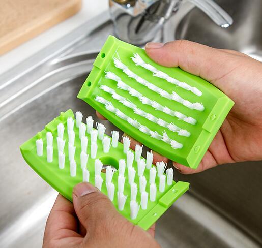 Multi-Purpose Kitchen Cleaning Brush with Suction Cup - 11x6x4cm