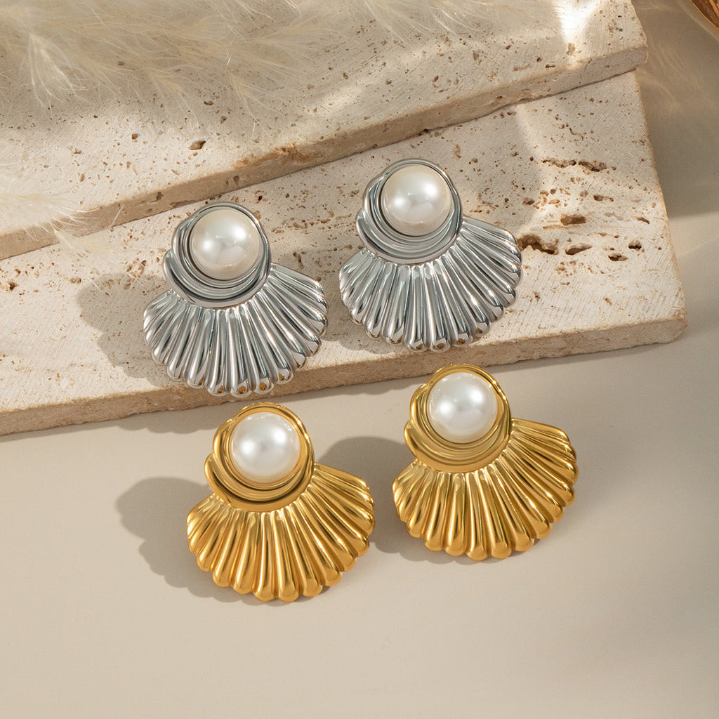 Fan-shaped Striped Stud Earrings For Women With Faux Pearl Inlay And Made Of Stainless Steel