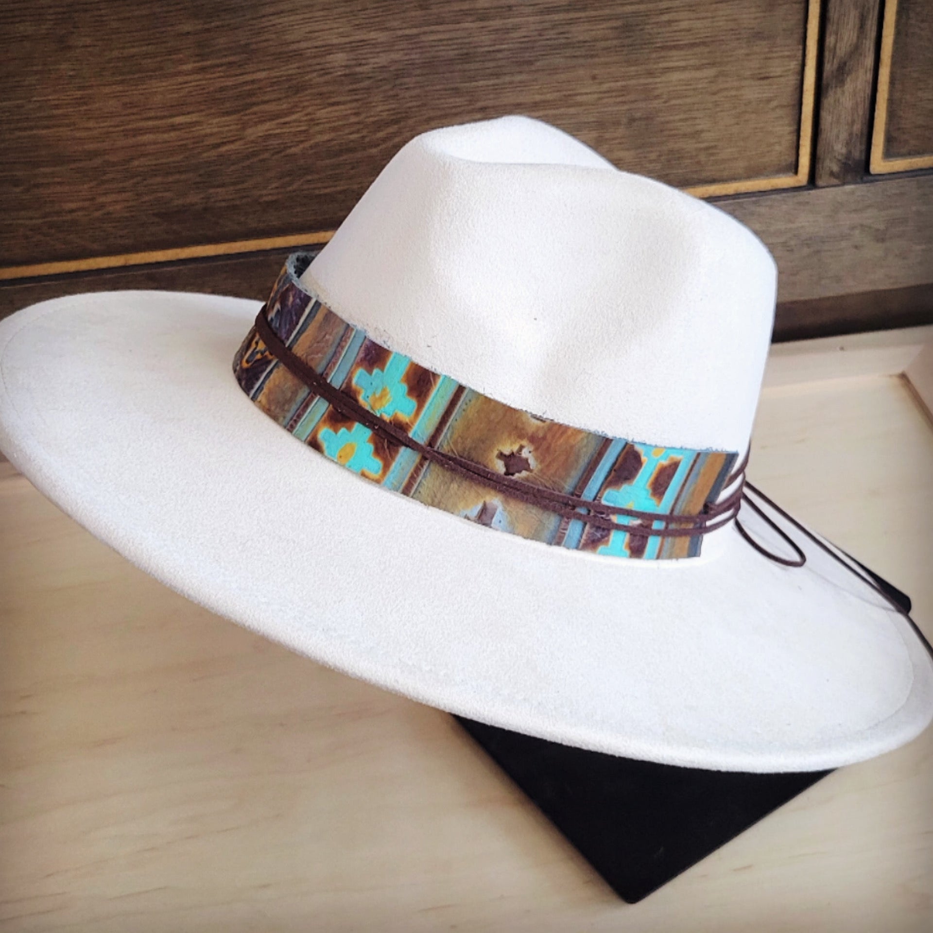 Genuine Leather Wide Navajo Print Hat Band Blue and Brown - Image 2