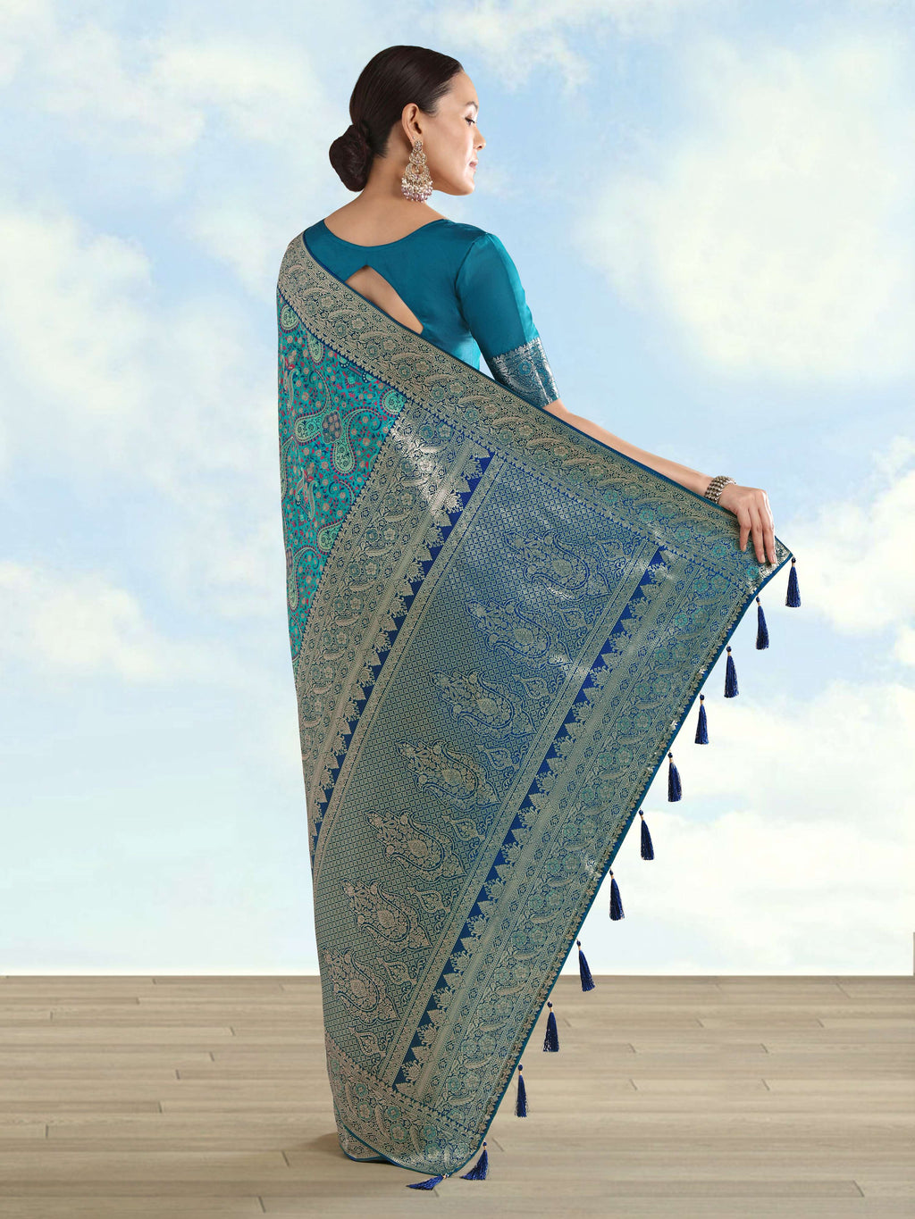 Turquoise Banarasi Silk Saree with Traditional Paisley Zari Weave