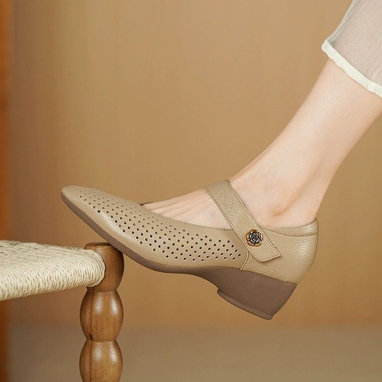 Women’s Retro Pointed Wedge Heels with Floral Strap Detail - Image 2