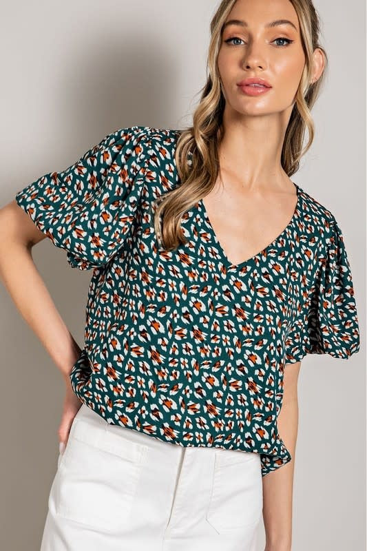 V Neck Print Short Sleeve Top in Kelly Green Casual Blouse