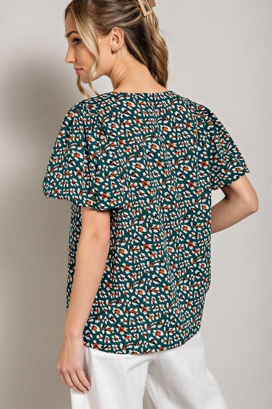 V Neck Print Short Sleeve Top in Kelly Green Casual Blouse