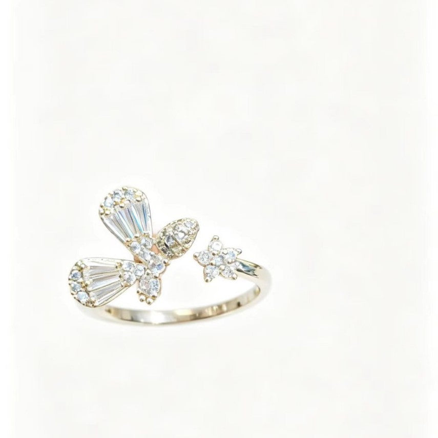Gold Floral Zircon Ring with Leaf Motifs for Women
