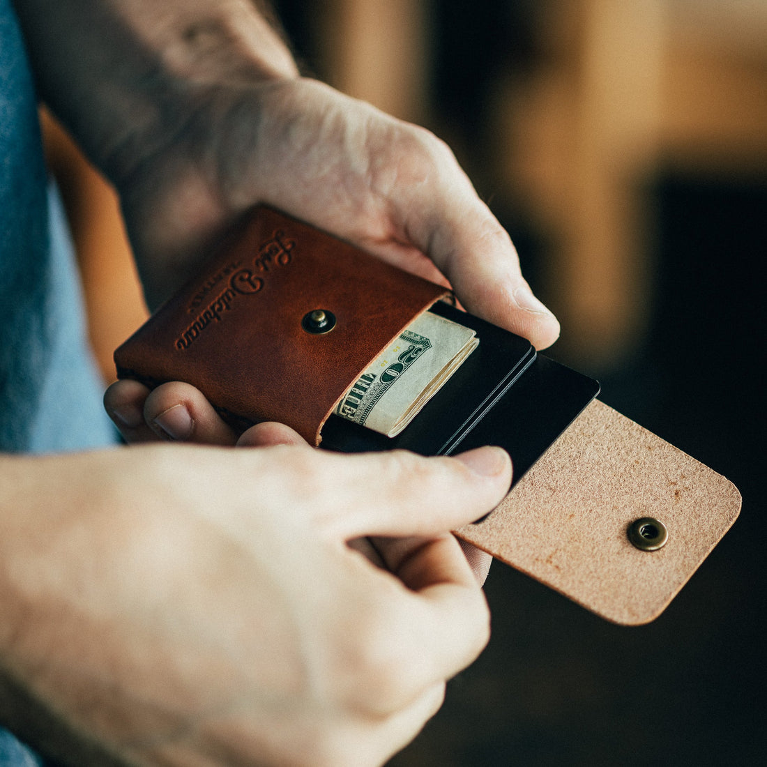 The Snap Finn Minimalist Leather Cardholder Wallet - Brown