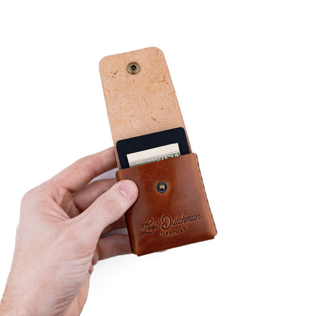 The Snap Finn Minimalist Leather Cardholder Wallet - Brown