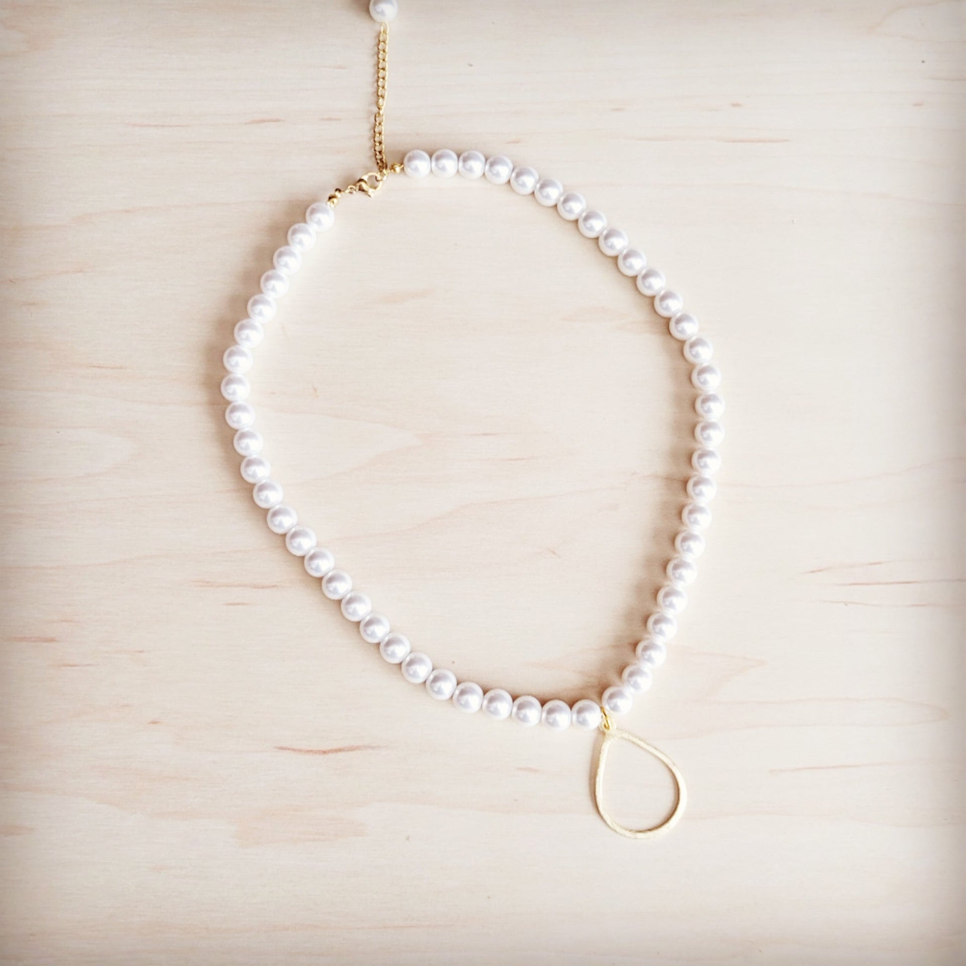 Glass Pearl Collar Necklace with Gold-Tone Teardrop Pendant