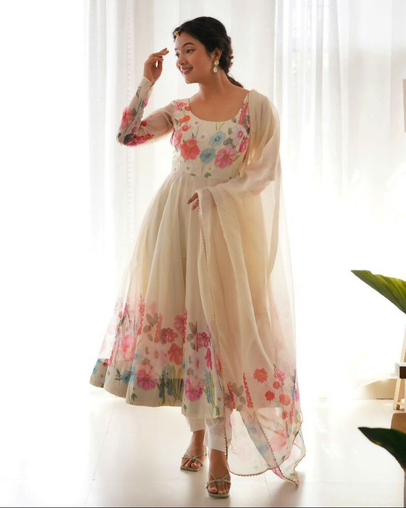 Elegant 3-piece cream organza kurta set with delicate sequin embroidery work
