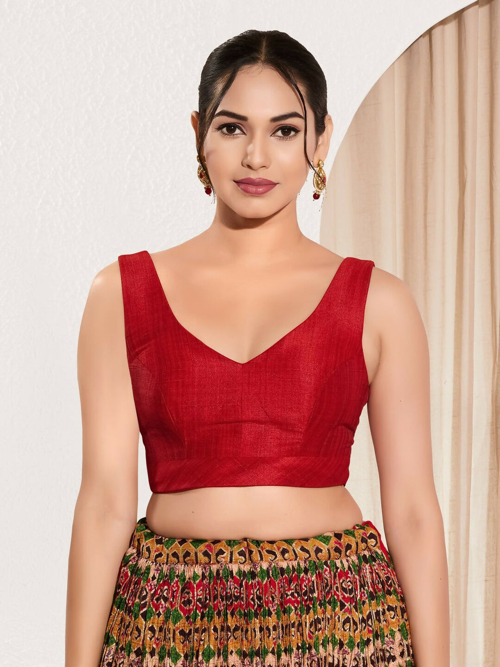 Red Mulberry Silk Padded Sleeveless Blouse with round neck