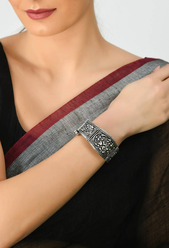 Adjustable Screw-Type Oxidised Silver-Plated Bracelet