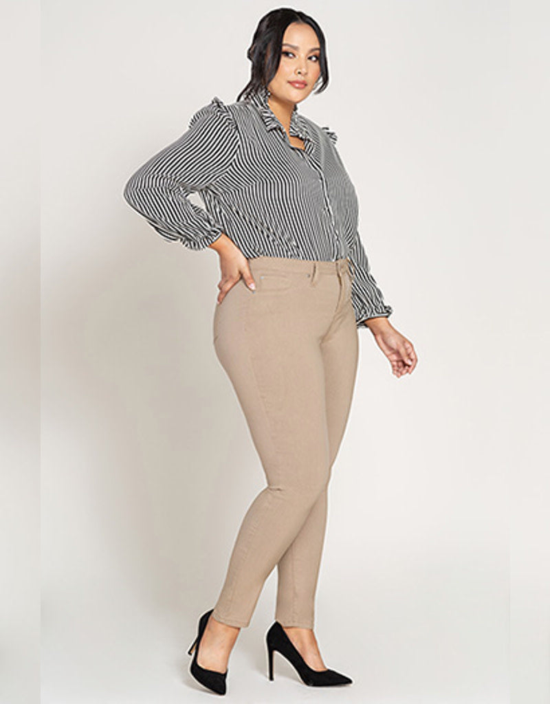 Curvy fit mid-rise skinny jeans in Tea Leaf color with stretch fabric