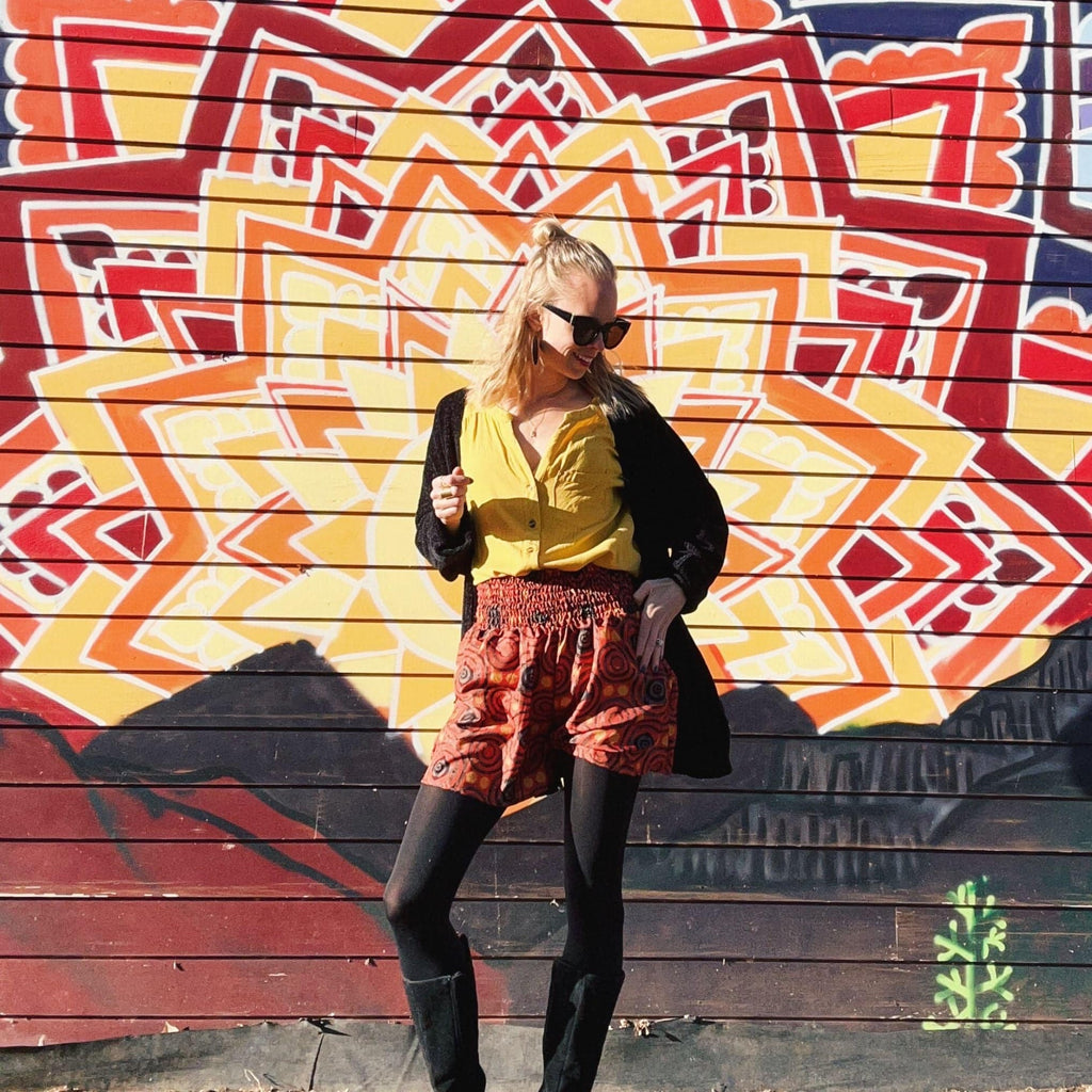 Laurel Canyon Lounge jogger shorts in a relaxed fit design.