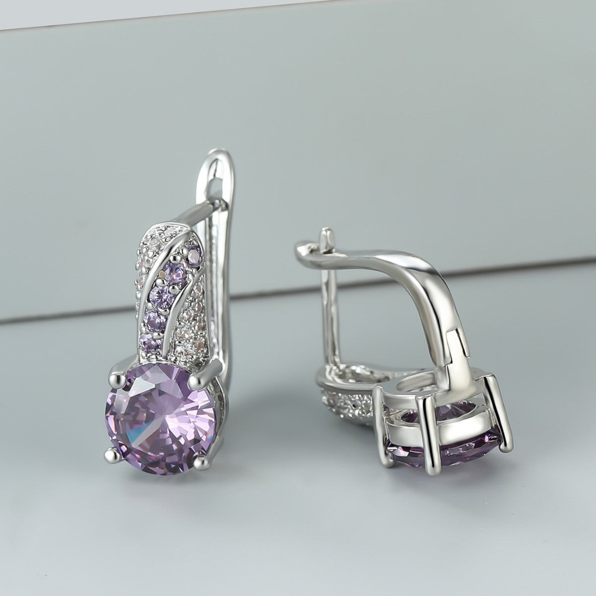 AutumnWinter Accessories White K-Gold Inlaid Round Amethyst Ear Clips