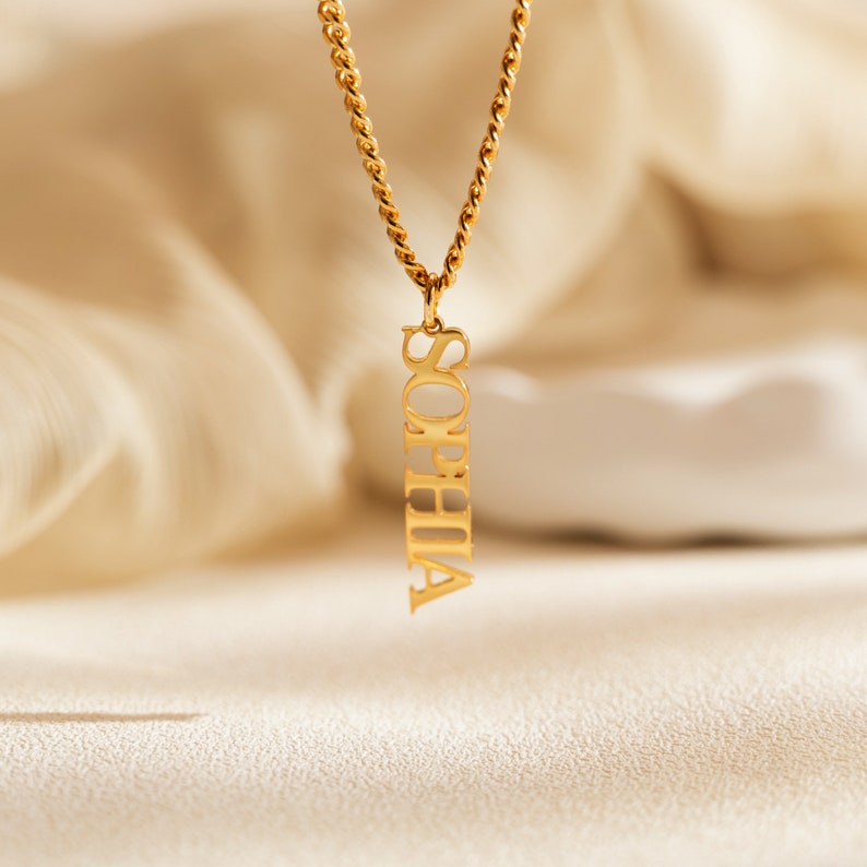 Customized Cursive Name Plate Chain Necklace