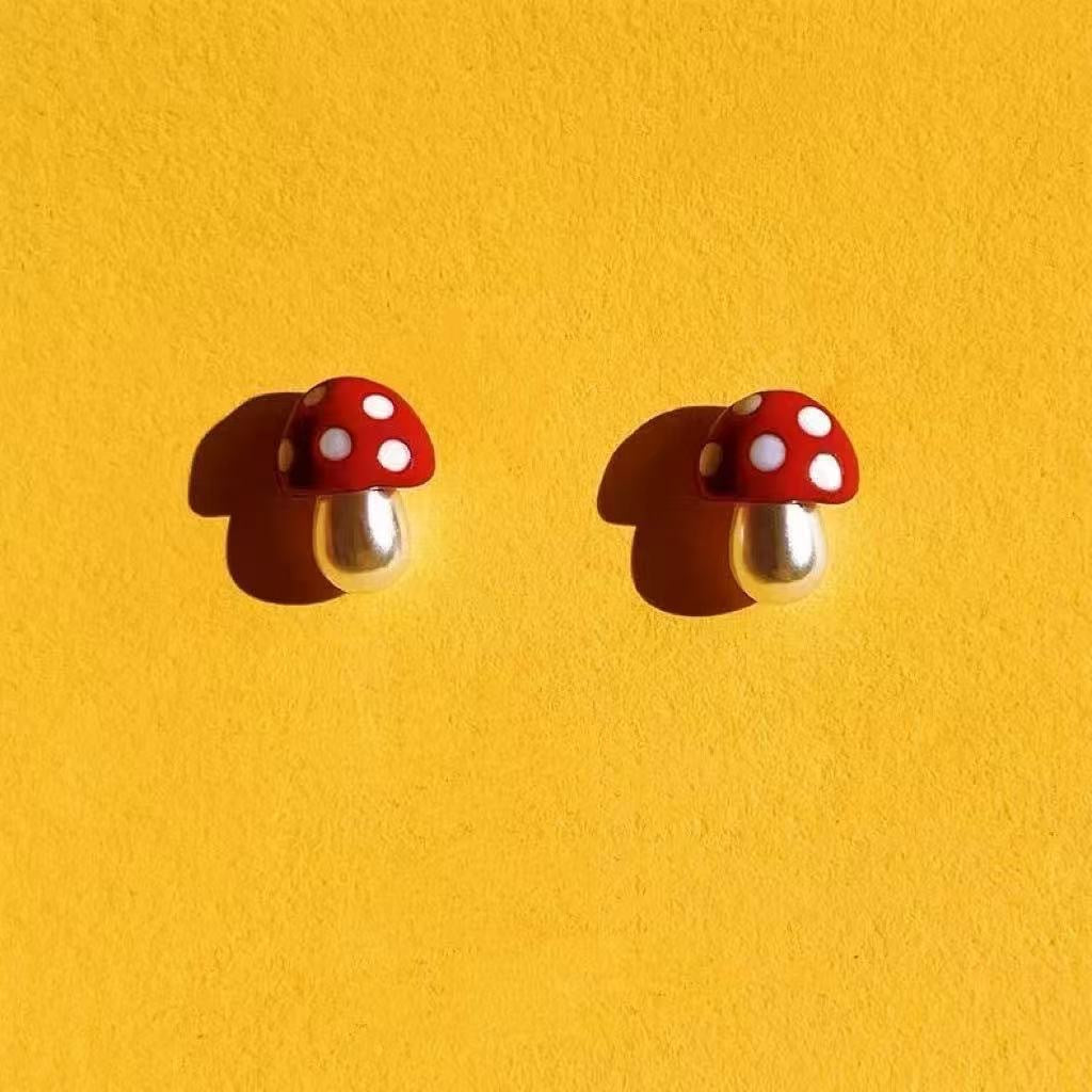 Womens Simple Stylish And Unique Ear Studs