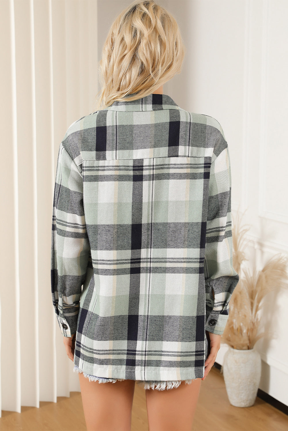 Plaid Patch Pocket Buttoned Shirt