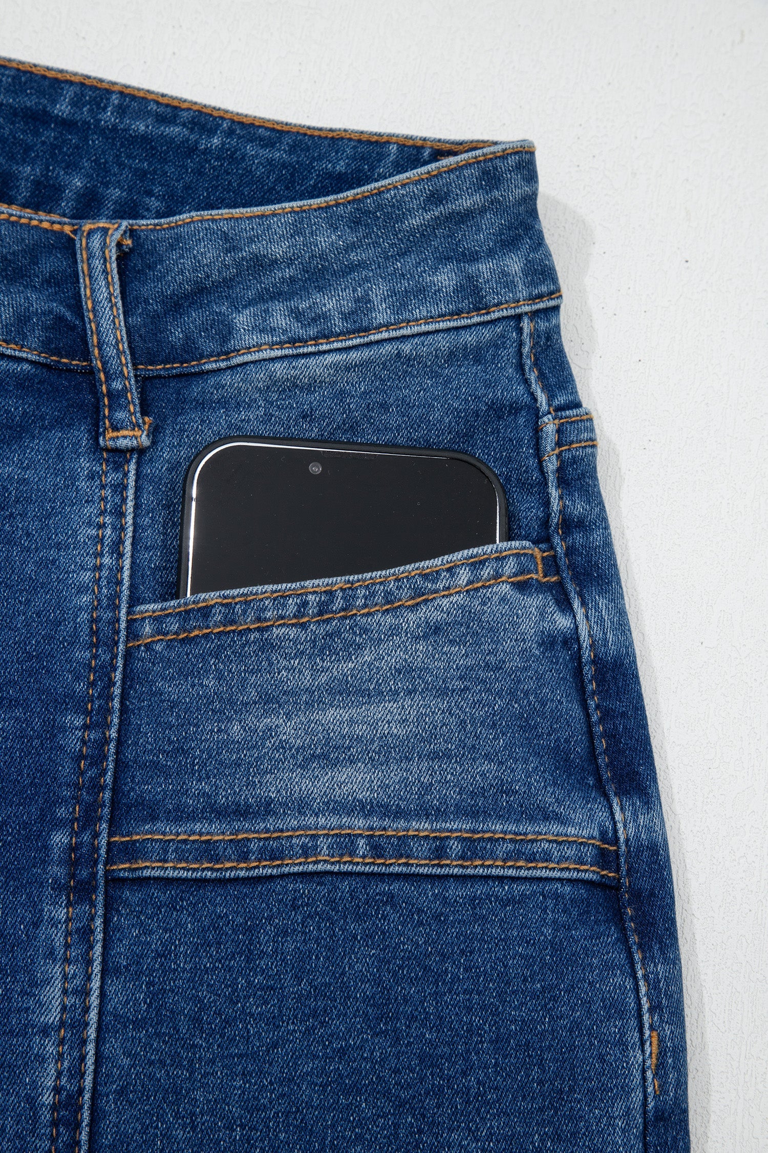 Yusra Mid-Rise Seam Detail Shift Jeans in Blue