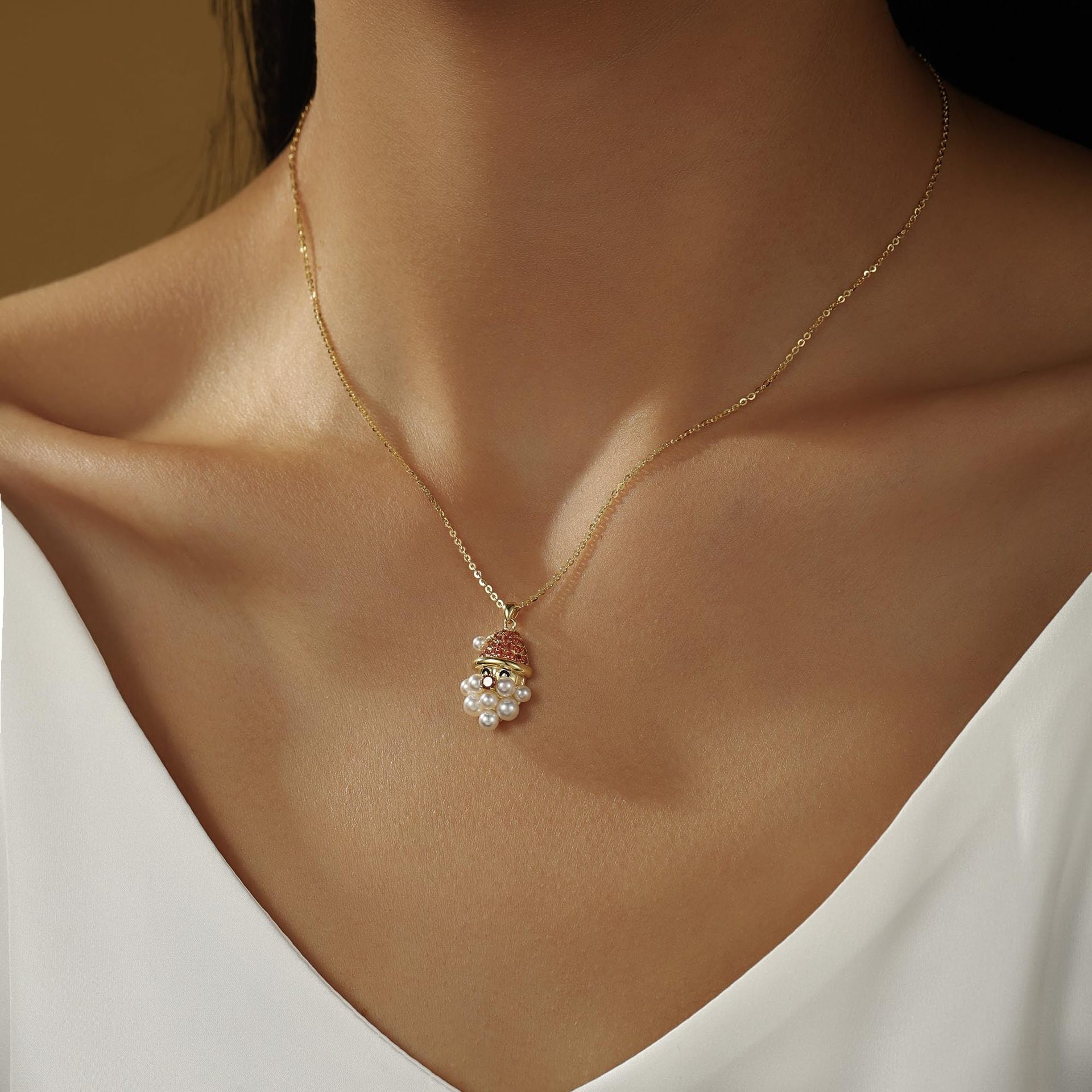 European And American Creative Festive Pendant Santa Claus Diamond Pearl Necklace Christmas Ladies Gift Clavicle Chain Necklace