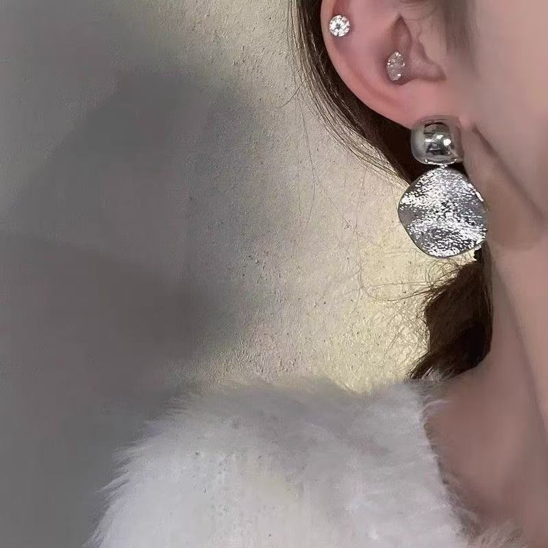 Minimalist Round Metal Hoop Earrings Retro European American Style