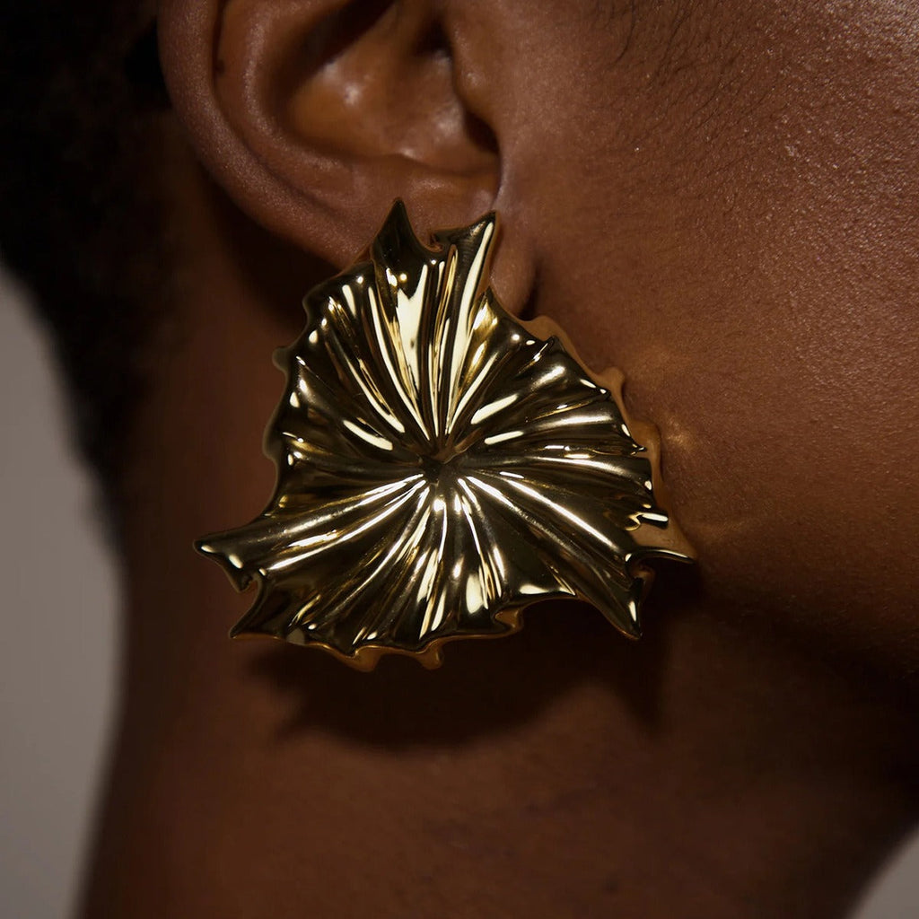 18K gold geometric shape with texture design high-end earrings