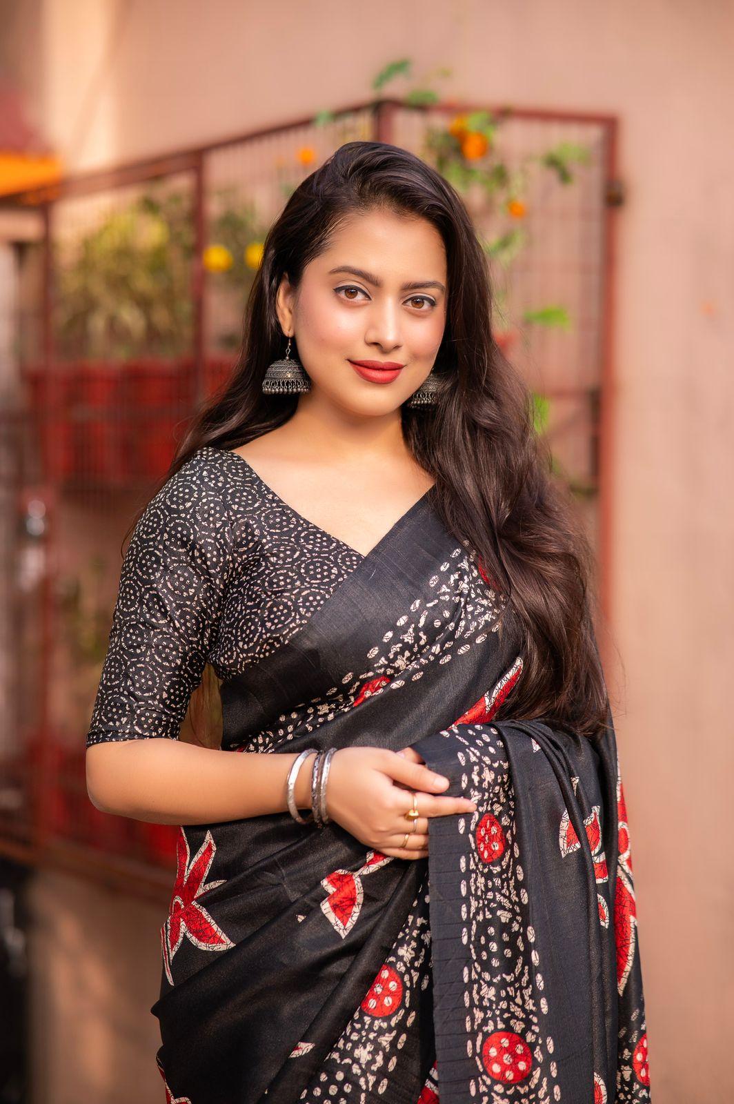Black Silk Blend Ethnic Motifs Saree with Unstitched Blouse - Hiral Fashion