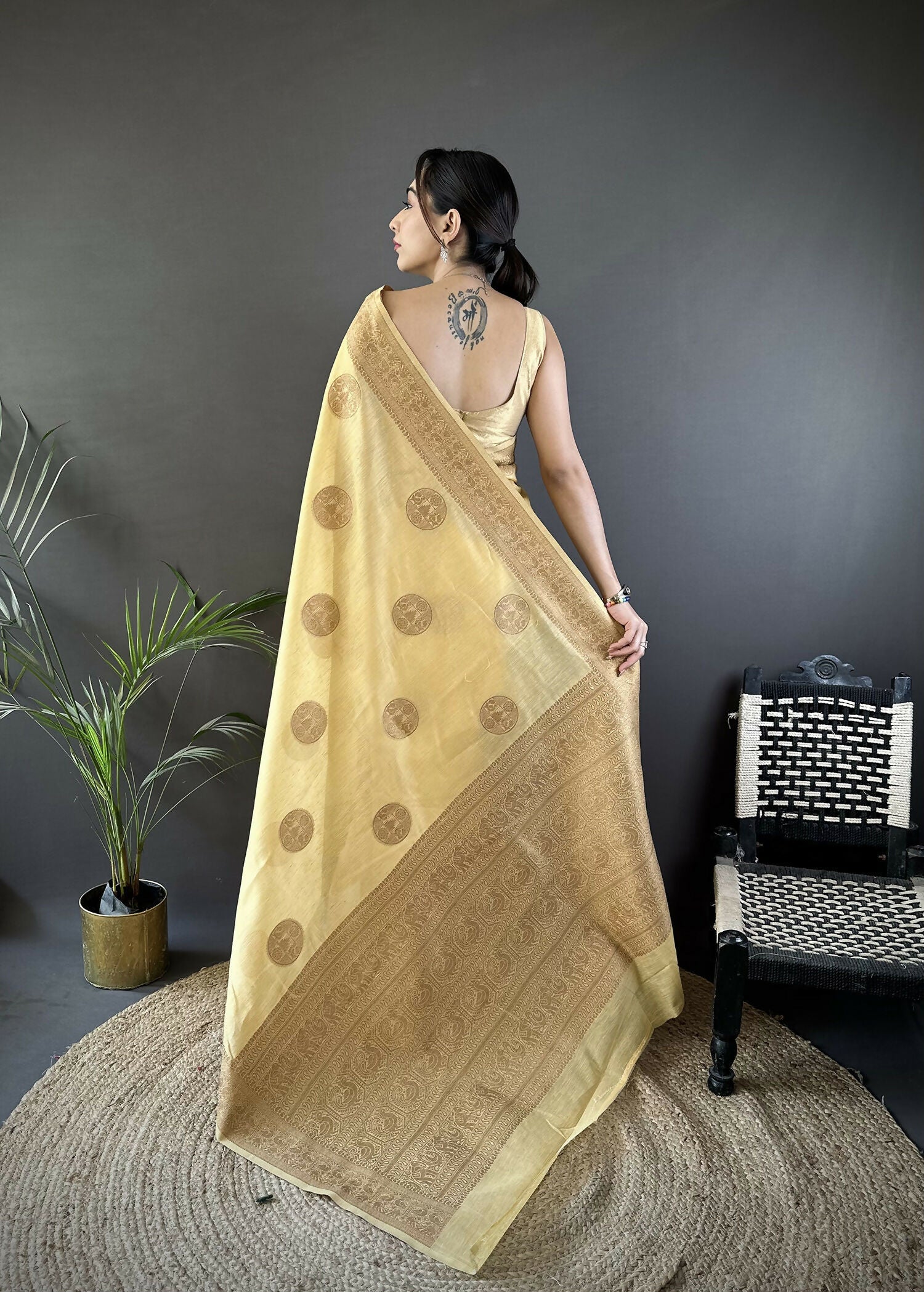 Yellow Floral & Paisley Linen Silk Banarasi Saree
