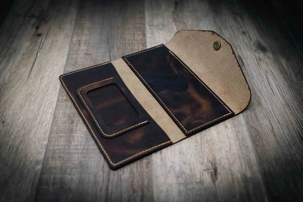 Sugar Land Clutch Wallet - Walnut