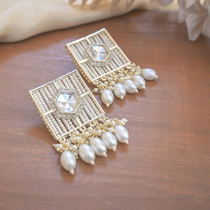 Gold Kundan and Pearl Necklace Set with Maang Tikka for Women