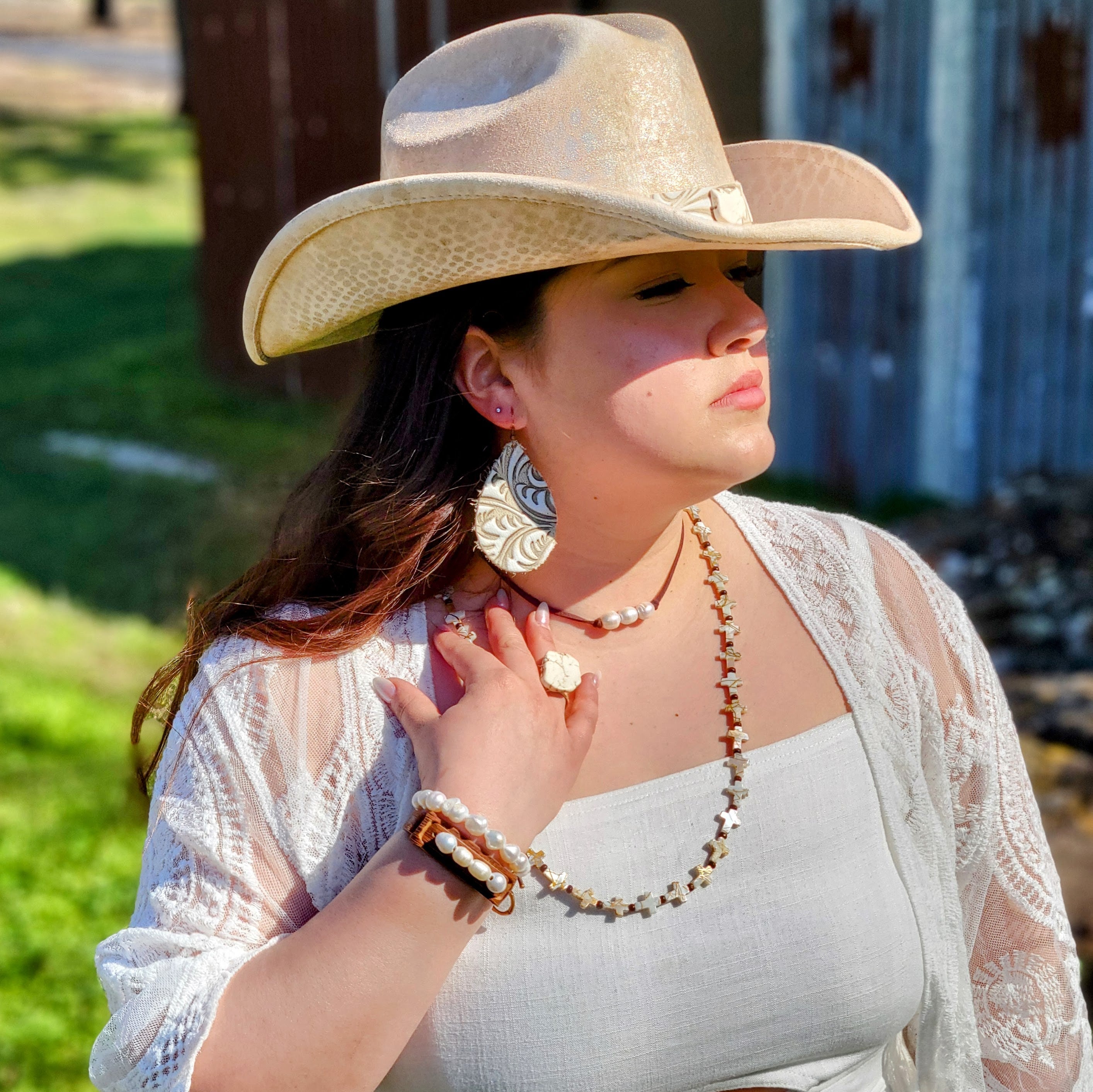 White Turquoise Howlite Slab Ring Gold Cuff