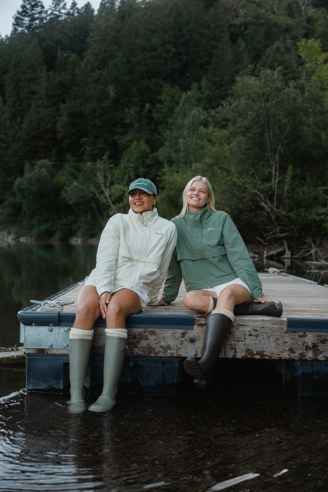 Women's Lightweight Rain Jacket in Birch with Stowable Hood - Image 4