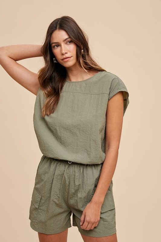 Utility Sportive Top & Cargo Shorts Set in Olive - Relaxed Fit