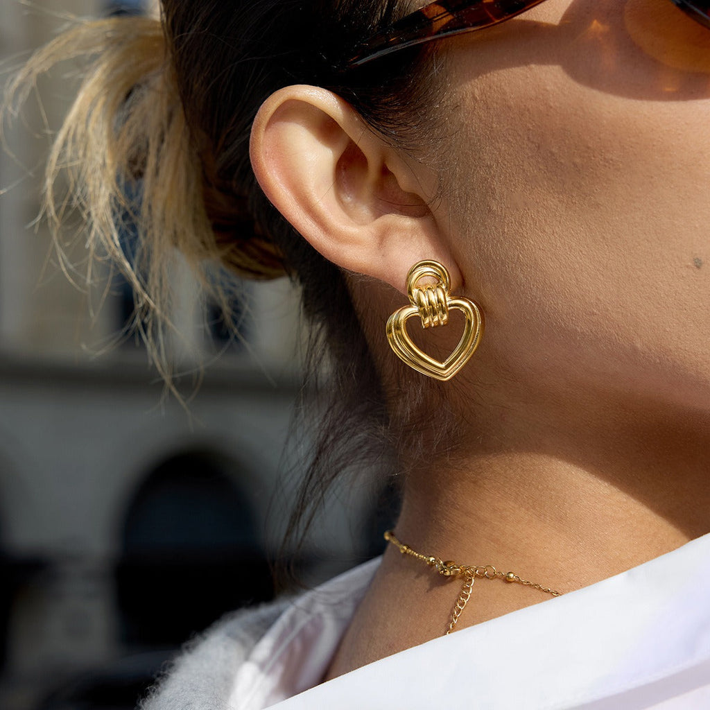 18K Gold Heart-Shaped Stud Earrings - Minimalist Titanium Steel